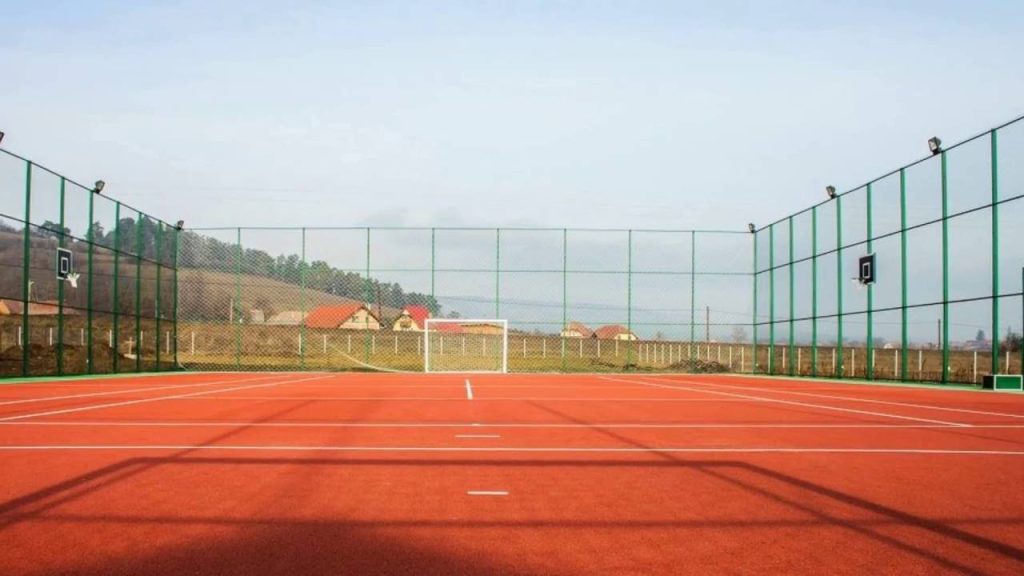 teren de sport multifuntional