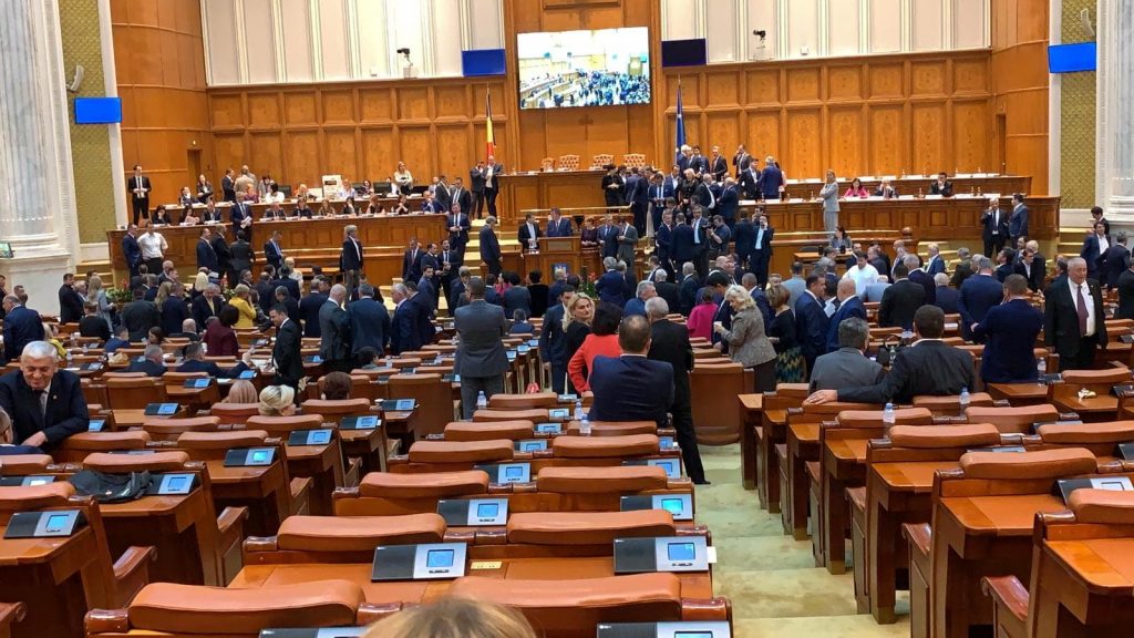 A trecut motiunea Guvernul Dancila a picat